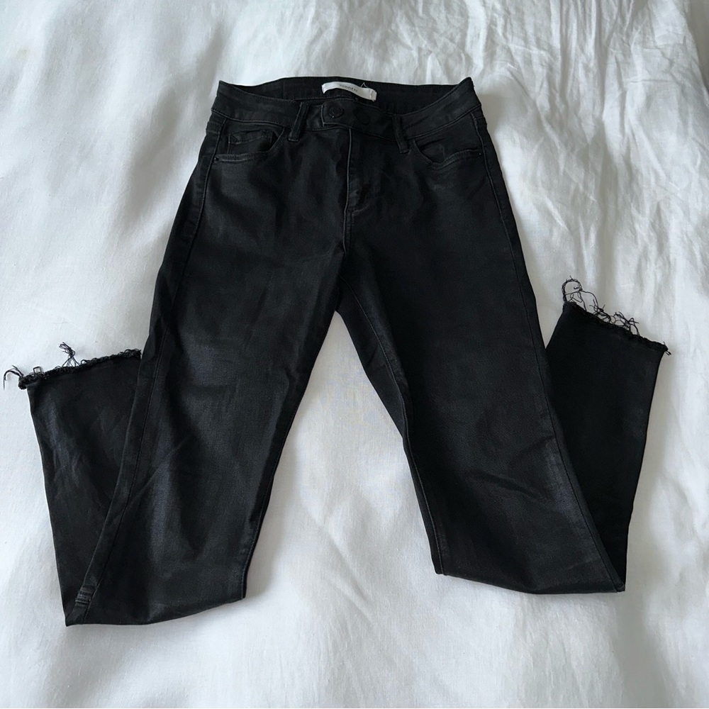 NWOT Hidden jeans black shiny finish in size 25